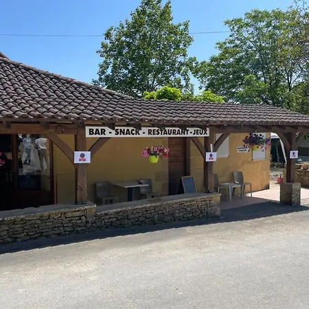 Kemp Mobil-home Climatise Pour 6 Personnes Au Maximum, Avec 3 Et Une Grande Terrasse, Entierement Et Totalement Equipe Mais Sans Wifi, Avec Les Draps Compris Mais Piscine Et Restaurant Non Garantis A Compter De Septembre (adults Only) *